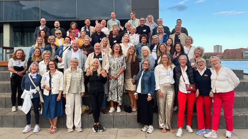 Gemenskapen bakom Bella Resor � f�lj med p� �rets h�stfest